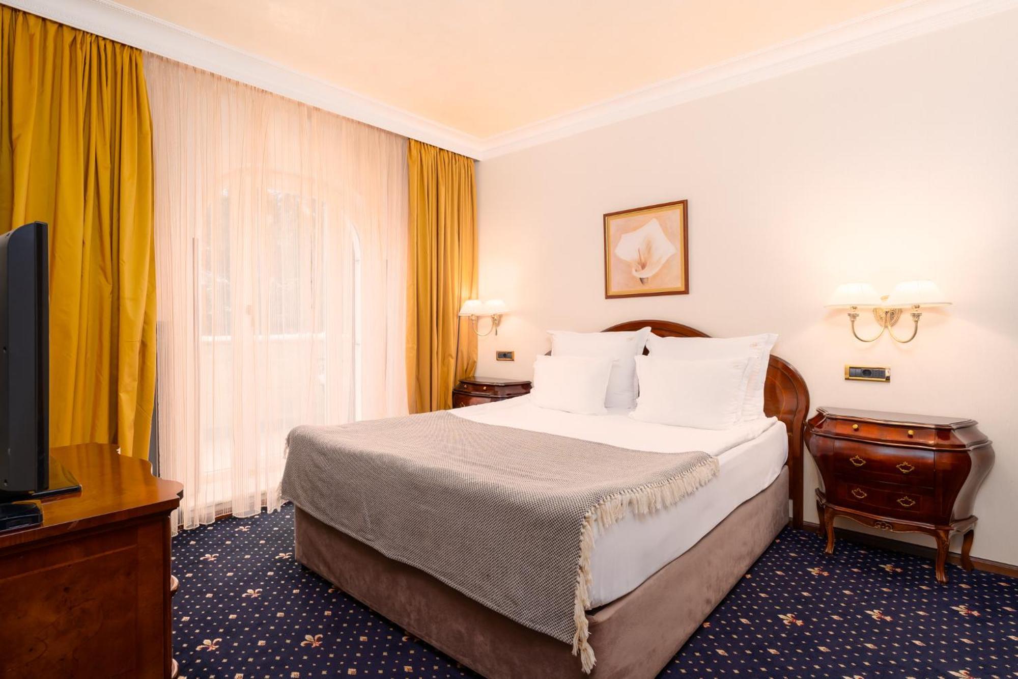 Festa Winter Palace 5*