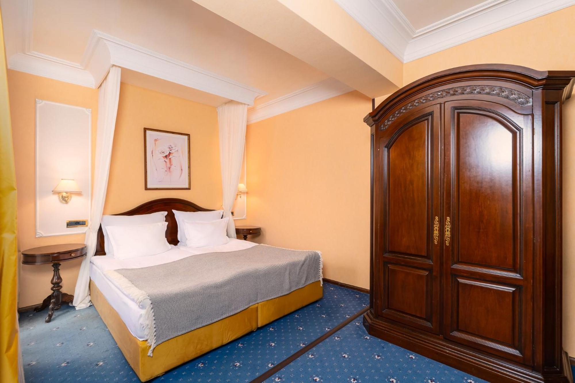 Festa Winter Palace 5*