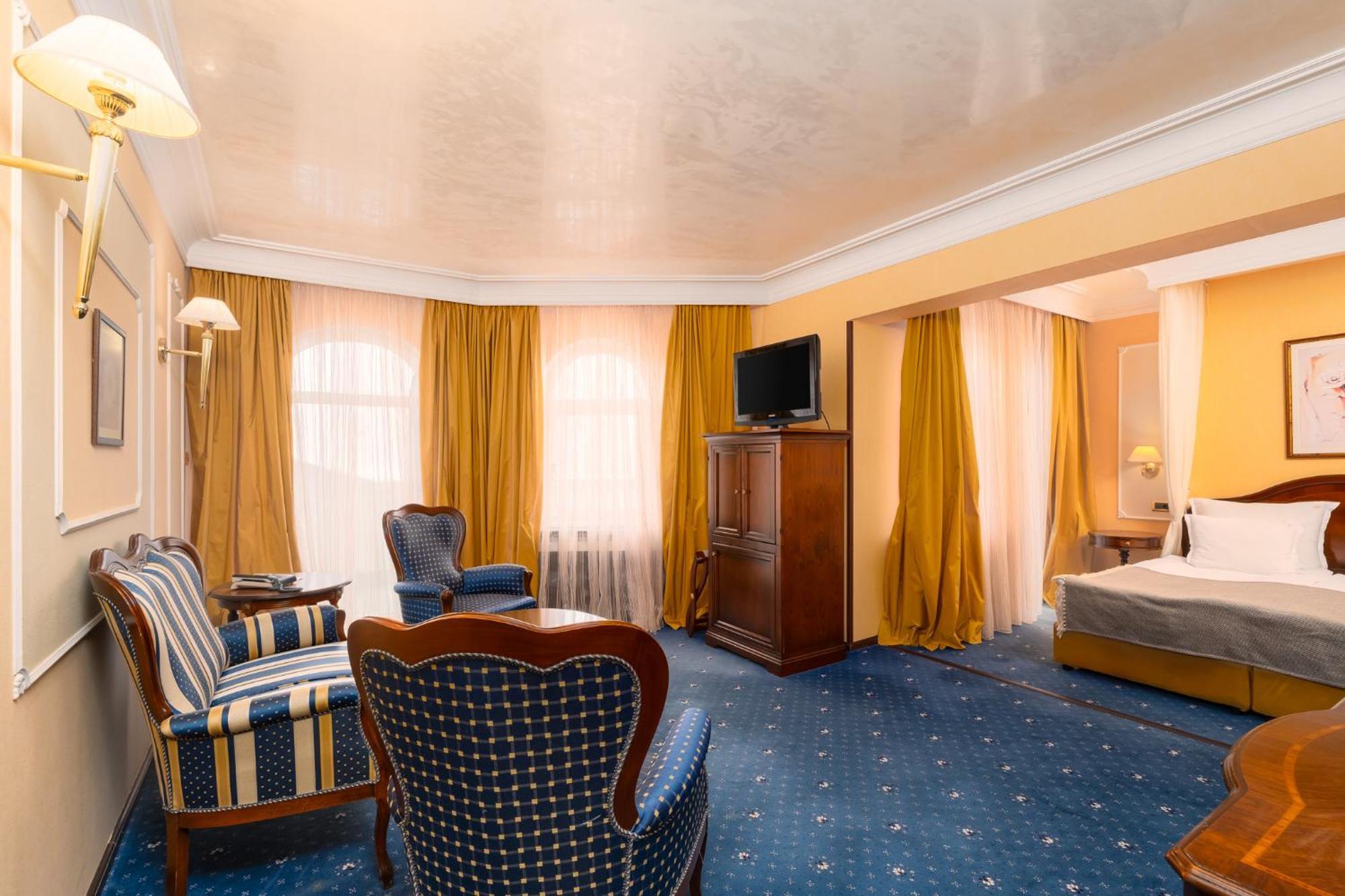 Festa Winter Palace Hotel 5*