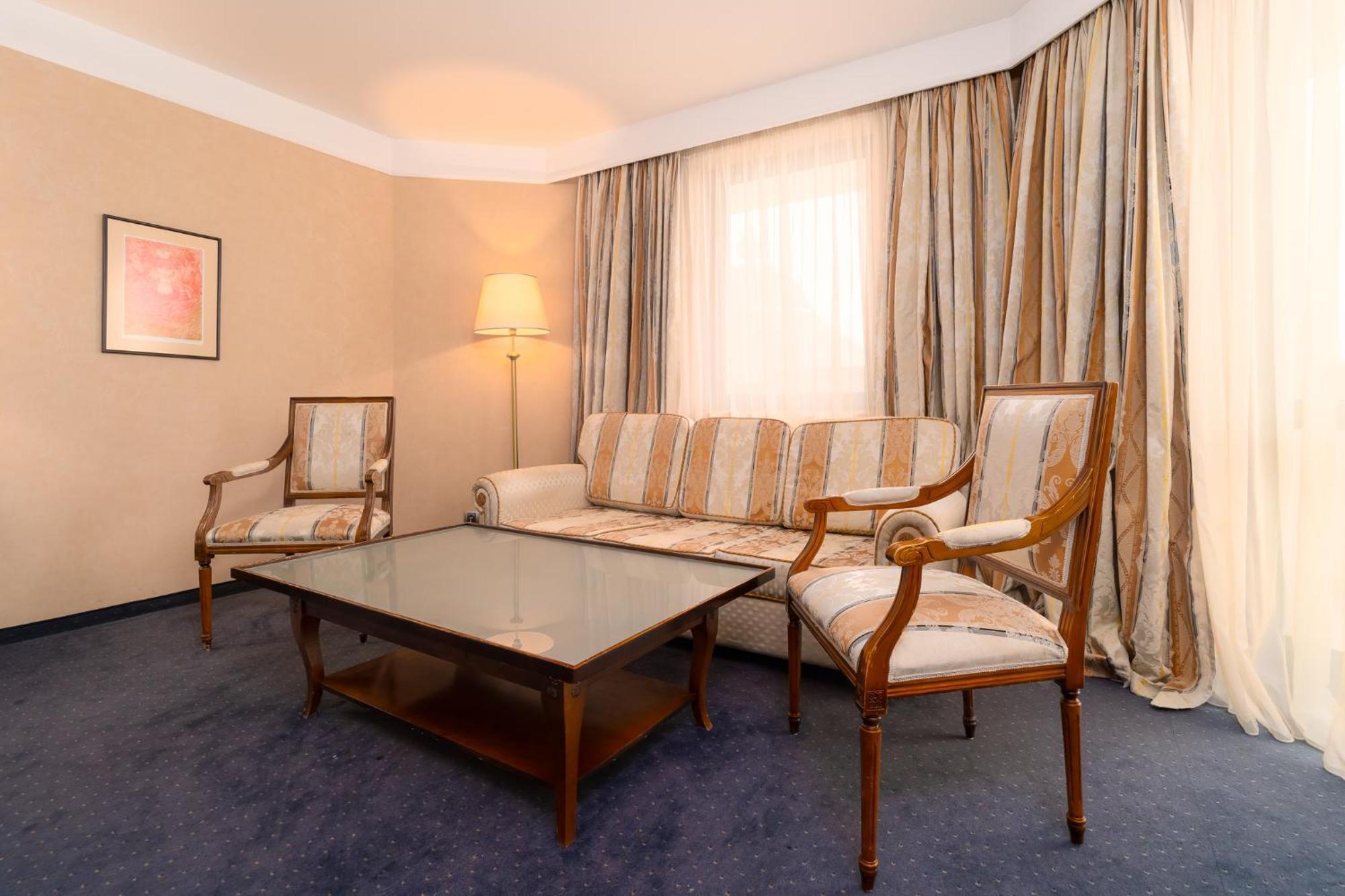 Festa Winter Palace Hotel 5*
